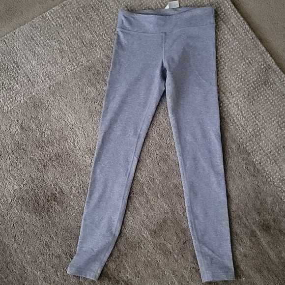 Lululemon's Ivviva - Picture 8 of 10